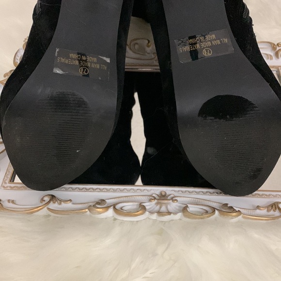 ❌SOLD❌ Velvet Knee-High Boot - Black - Size 7.5 - Picture 5 of 8